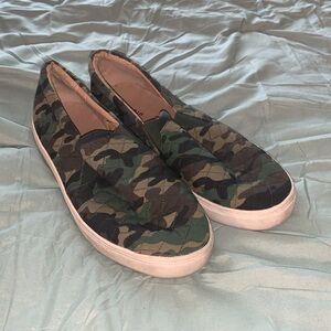 Torrid slip on shoes wide width